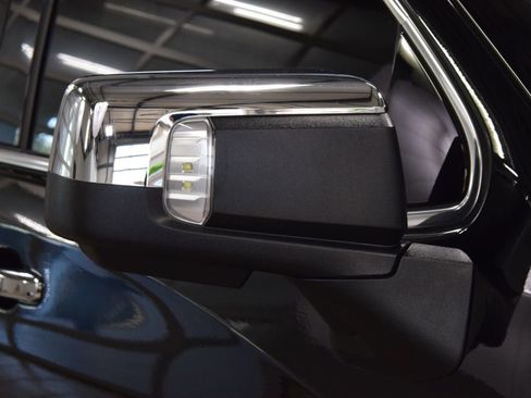 Used 2024 GMC Sierra 1500 Denali AWD/4WD image 18