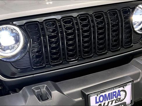 Used 2024 Jeep Wrangler Willys image 34