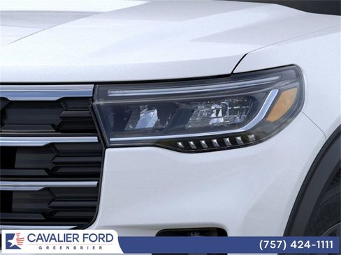 Used 2025 Ford Explorer Active w/ Active Comfort Package image 18