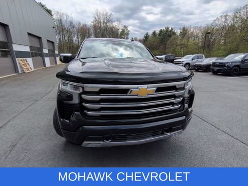 Used 2024 Chevrolet Silverado 1500 High Country w/ Technology Package AWD/4WD image 7
