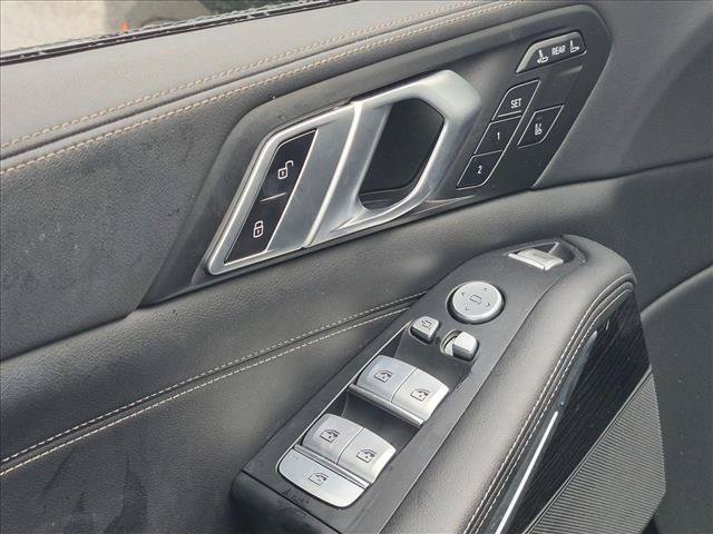 Used 2025 BMW X7 xDrive40i w/ M Sport Package AWD/4WD image 14