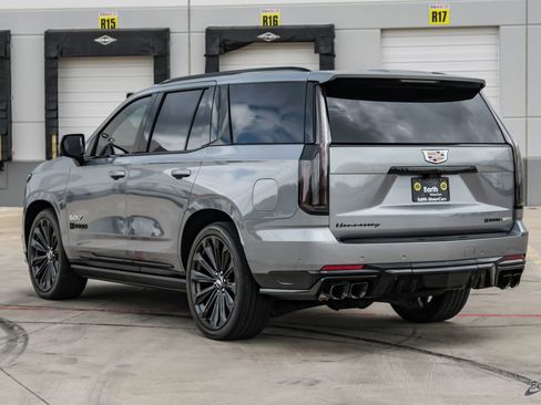 Used 2025 Cadillac Escalade V w/ LPO, Floor Liner Package AWD/4WD image 10