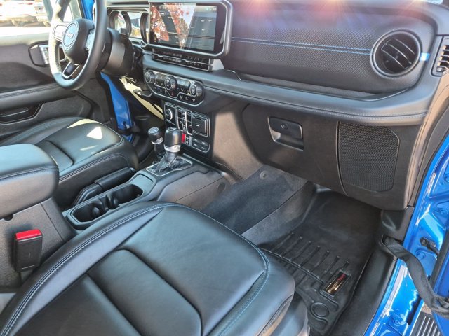 Used 2024 Jeep Wrangler Unlimited Rubicon 4xe AWD/4WD image 22