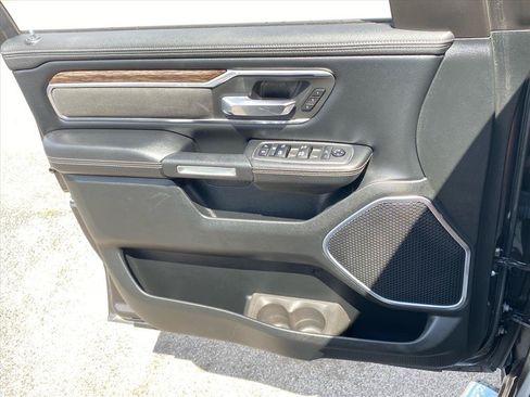 Used 2019 RAM 1500 Laramie AWD/4WD image 21