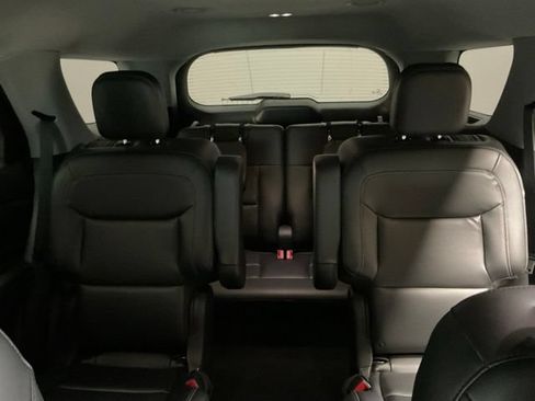 Used 2022 Ford Explorer XLT w/ Equipment Group 202A AWD/4WD image 20