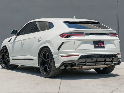 Used 2020 Lamborghini Urus AWD/4WD image 9
