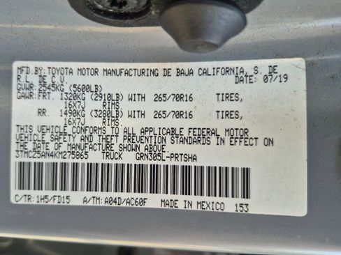 Used 2019 Toyota Tacoma TRD Off-Road image 40