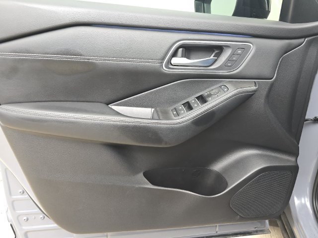 Used 2024 Nissan Rogue Platinum w/ Platinum Premium Package FWD image 21