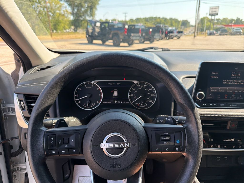 Used 2024 Nissan Rogue SV AWD/4WD image 27
