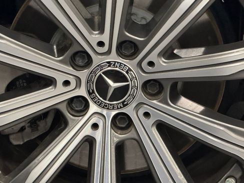 Certified 2024 Mercedes-Benz GLC 300 image 19