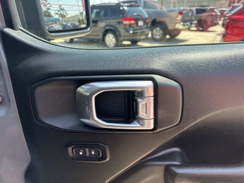 Certified 2021 Jeep Wrangler Unlimited Rubicon w/ Cold Weather Group image 14