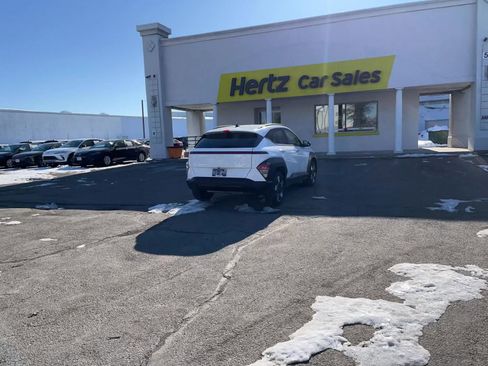 Used 2025 Hyundai Kona SEL image 16