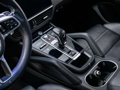 Certified 2023 Porsche Cayenne AWD/4WD image 13