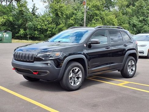 Used 2020 Jeep Cherokee Trailhawk w/ Cold Weather Group AWD/4WD image 1