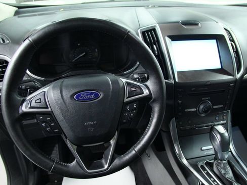 Used 2015 Ford Edge Titanium w/ Equipment Group 302A AWD/4WD image 19