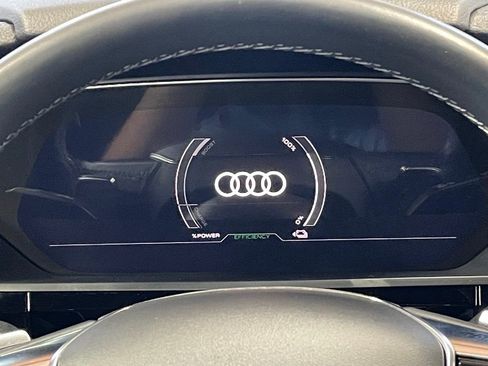 Used 2022 Audi e-tron Premium w/ Convenience Plus Package image 28
