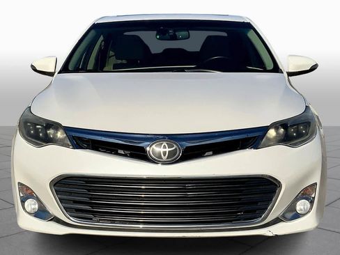 Used 2014 Toyota Avalon Limited image 3