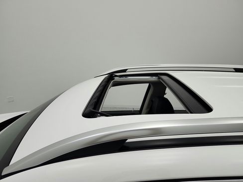Certified 2024 Mercedes-Benz GLE 450e 4MATIC image 16