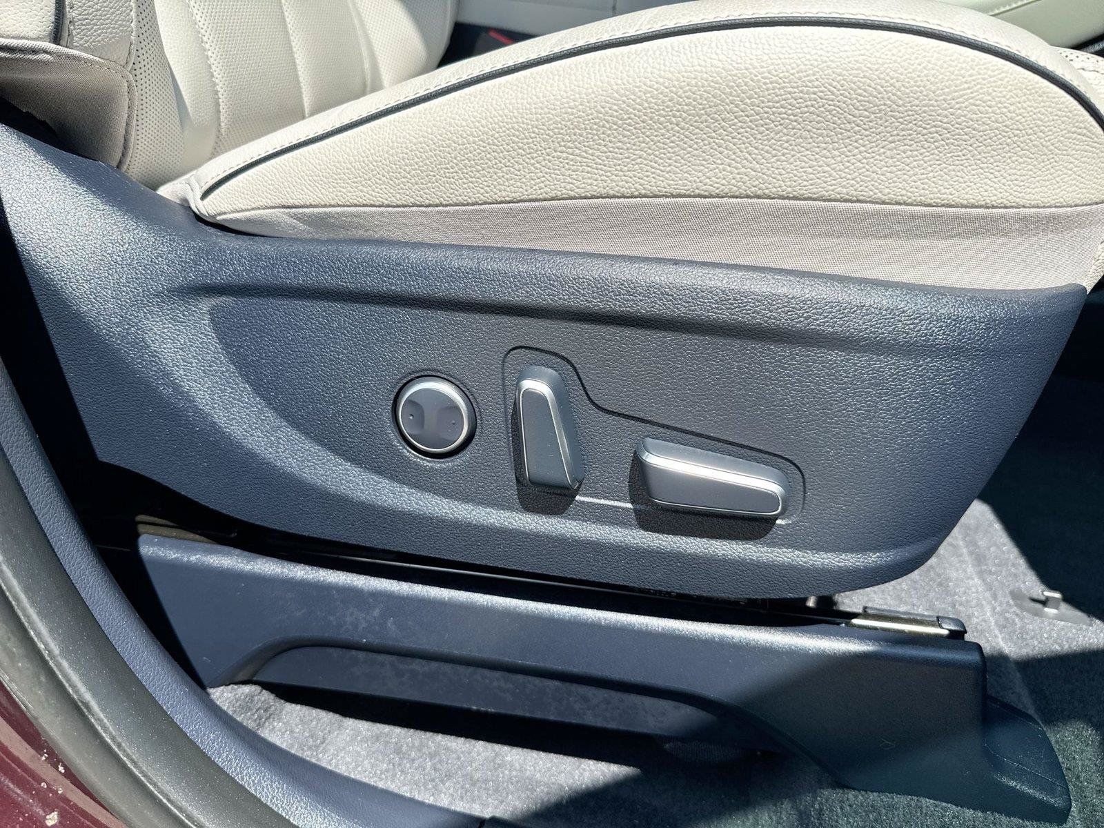 Used 2024 Hyundai Palisade Limited FWD image 19