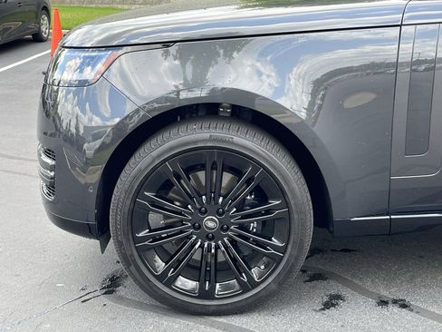 Certified 2025 Land Rover Range Rover SE AWD/4WD image 13