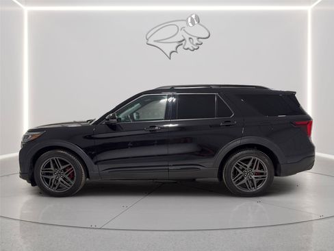 Certified 2025 Ford Explorer ST AWD/4WD image 2