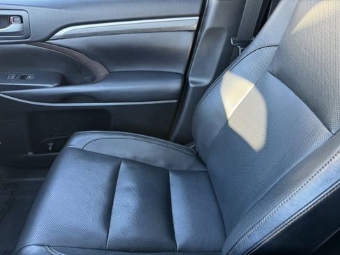 Certified 2019 Toyota Highlander Limited image 25