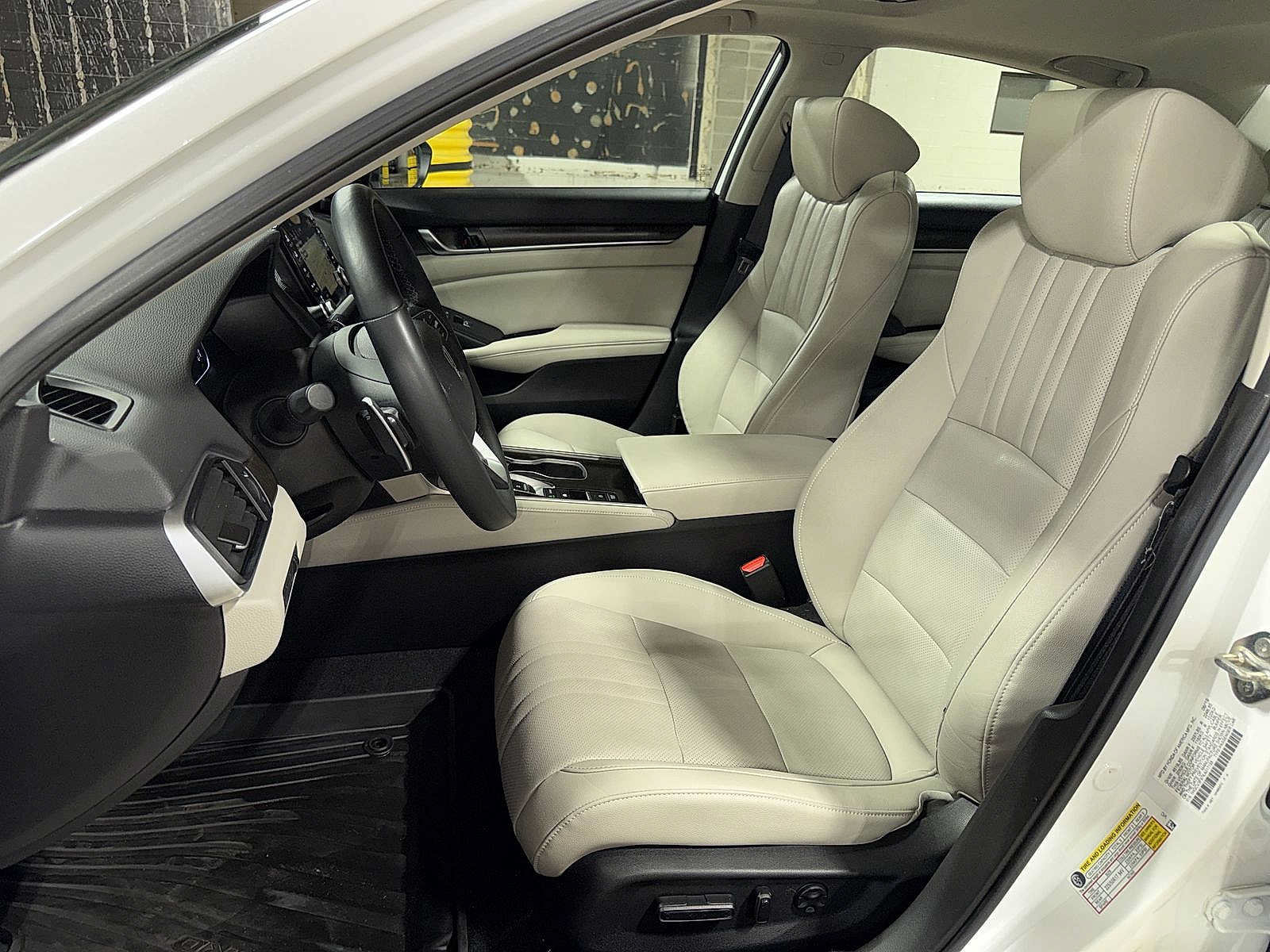 Used 2019 Honda Accord Touring image 15