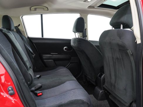 Used 2011 Nissan Versa Hatchback w/ Premium Pkg FWD image 13