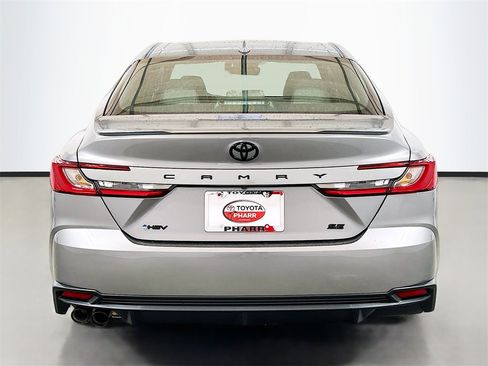 New 2026 Toyota Camry SE image 5