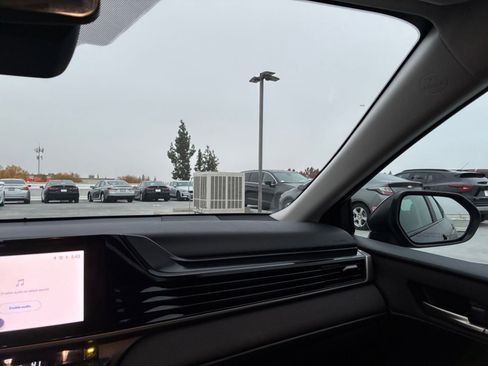 Used 2025 Toyota Camry LE image 33