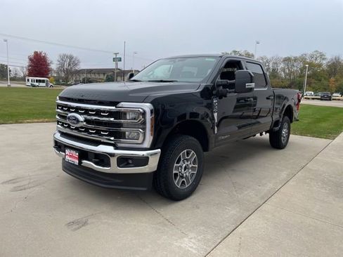 New 2026 Ford F250 Lariat w/ FX4 Off-Road Package image 2