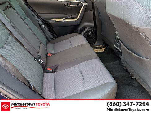 Used 2025 Toyota RAV4 XLE AWD/4WD image 33