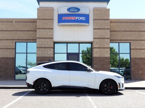 New 2025 Ford Mustang Mach-E GT image 5