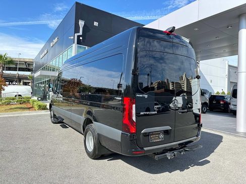 Used 2025 Mercedes-Benz Sprinter 3500 image 5