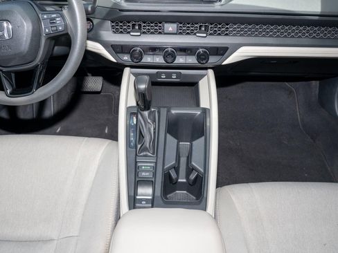 Used 2023 Honda Accord EX image 27