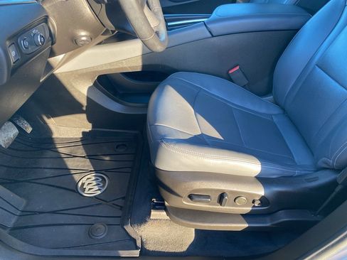 Used 2021 Buick Enclave Premium w/ Sun and Sites Package image 29