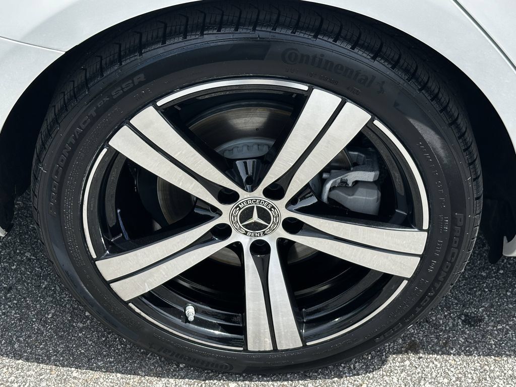 Certified 2025 Mercedes-Benz C 300 Sedan image 20