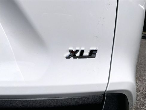Used 2024 Toyota RAV4 XLE FWD image 21