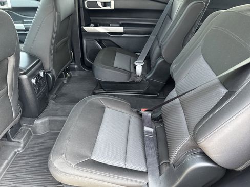 Used 2022 Ford Explorer XLT RWD image 11