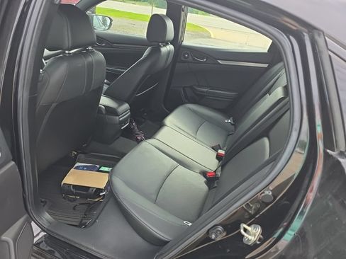 Used 2018 Honda Civic Sport Touring image 4