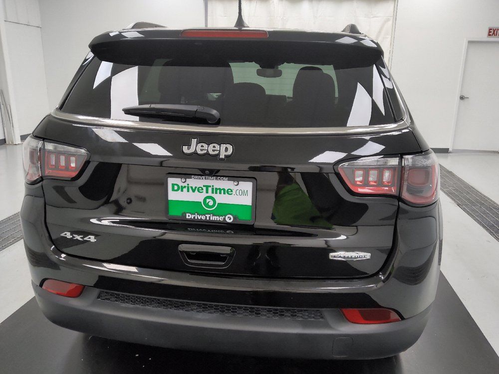 Used 2025 Jeep Compass Latitude AWD/4WD image 7