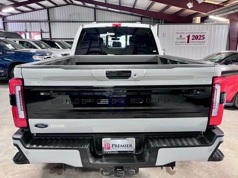 Used 2025 Ford F250 Platinum AWD/4WD image 3