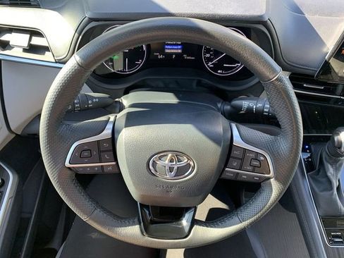 Certified 2023 Toyota Sienna Limited image 19