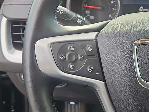 Used 2024 GMC Terrain SLT image 25