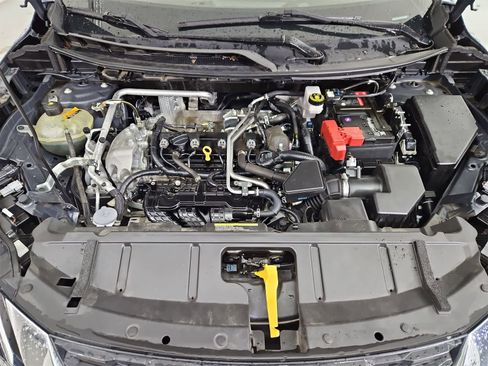 Used 2021 Nissan Rogue SV image 14