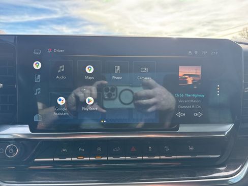 Used 2022 Chevrolet Silverado 1500 LTZ w/ Z71 Off-Road Package image 15