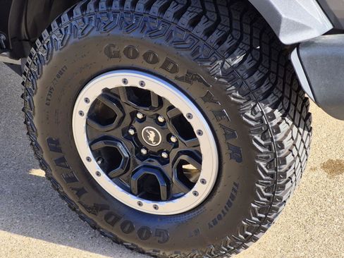 Used 2023 Ford Bronco 2-Door w/ Sasquatch Package image 7