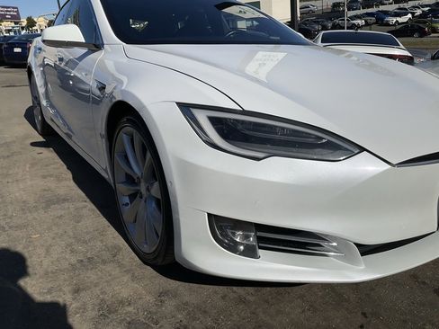Used 2021 Tesla Model S Long Range Plus image 75