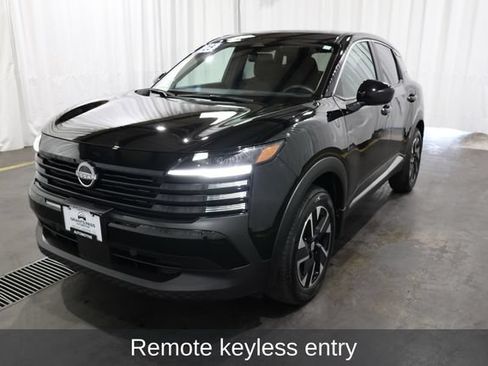 Used 2025 Nissan Kicks SV AWD/4WD image 7