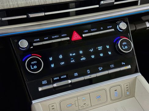 Used 2024 Hyundai Santa Fe Calligraphy AWD/4WD image 20